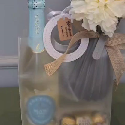 Cesta Elegante em Bolsa com Espumante e Buquê Grande